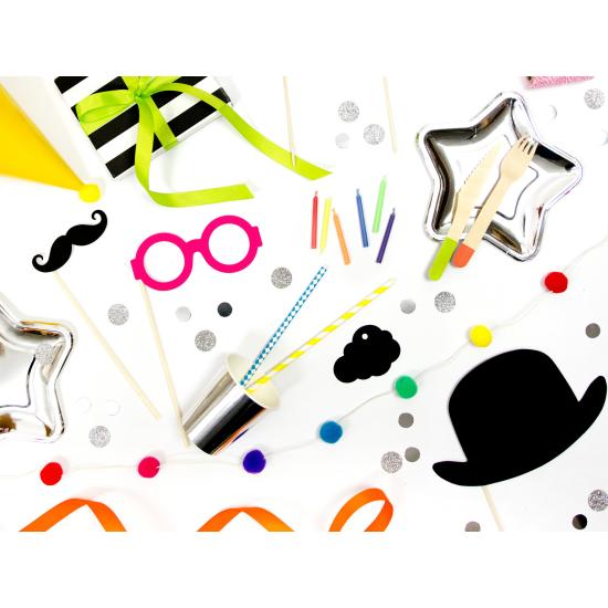 18 cubiertos verdes de madera